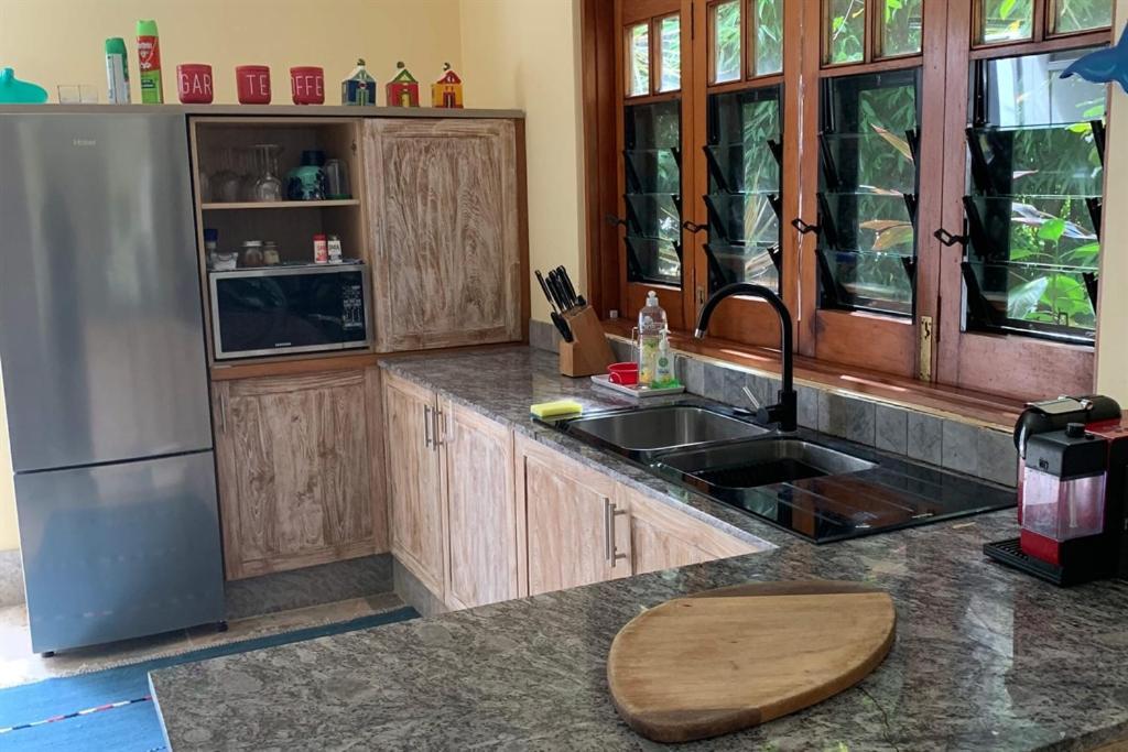 Beachfront Dolphin Cabin Oak Beach Εξωτερικό φωτογραφία